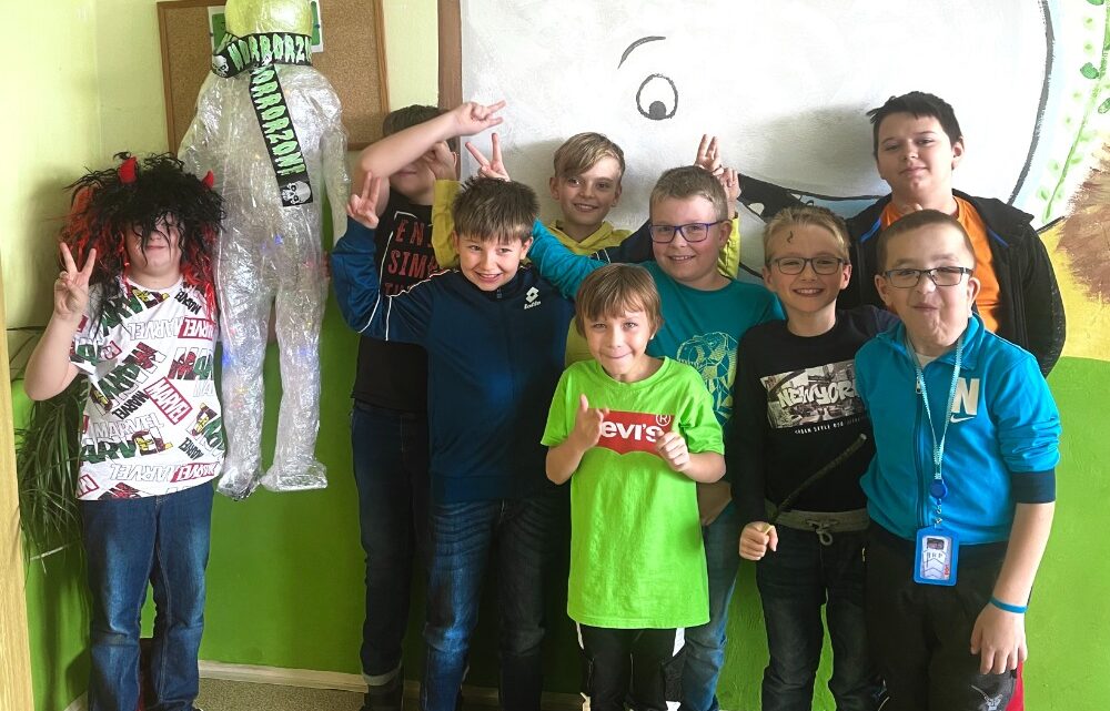 Strašidelný den ve 4.B Strašidelný den ve 4.B
