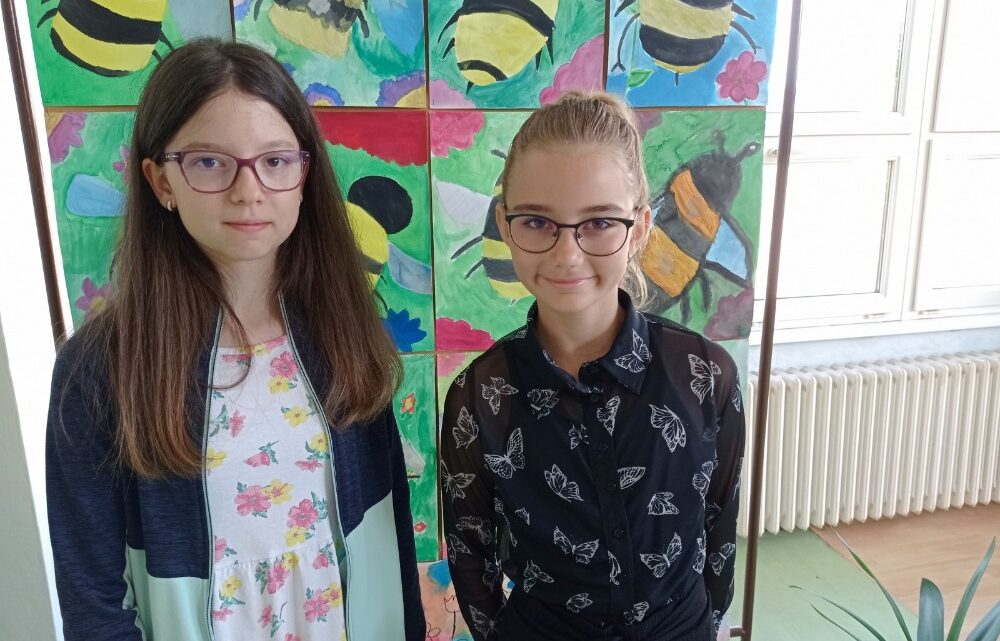 Děvčata z 5.A slaví úspěch ve výtvarné soutěži Děvčata z 5.A slaví úspěch ve výtvarné soutěži