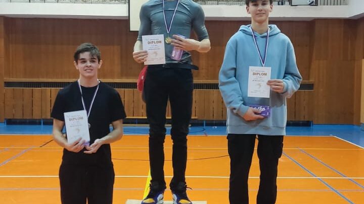 Skokani ze Studánky na Mikulášská laťce 
