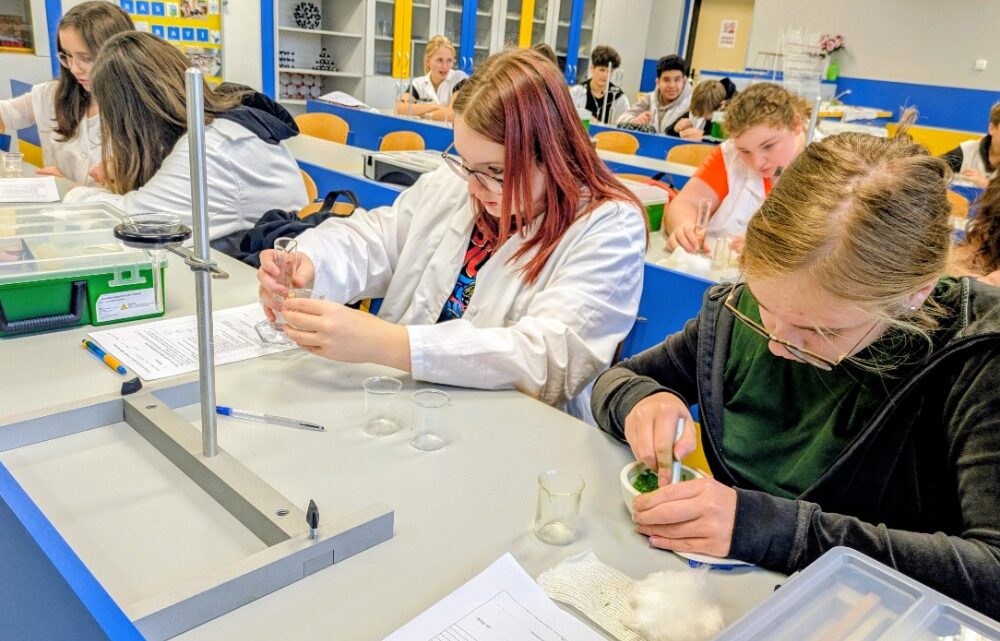 Osmáci si vyzkoušeli chemii v praxi