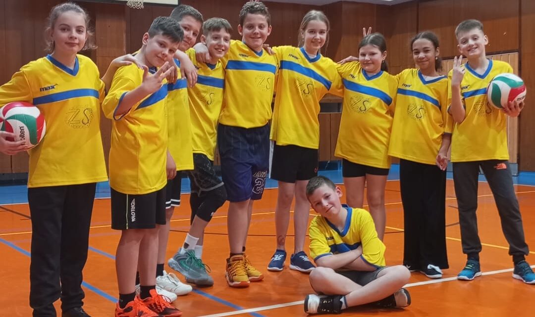 Městské kolo v přehazované – vítězné  družstvo  Studánka