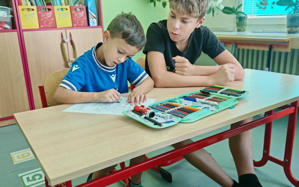 Nejstarší žáci budou pomáhat prvňáčkům